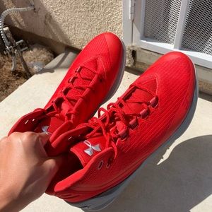 Basketball shoes